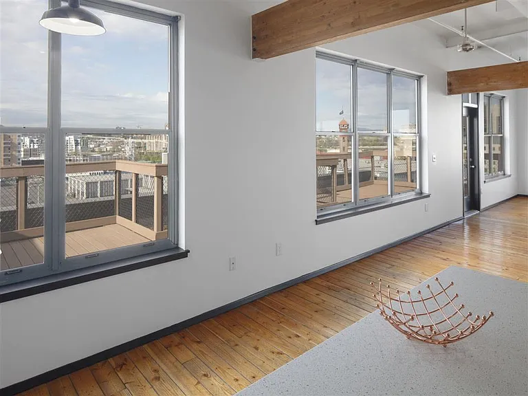 Honeyman Hardware Lofts — Photo 13