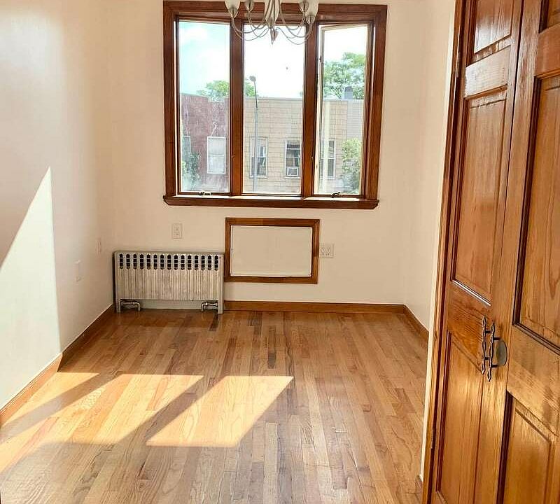 2nd image of 89 Diamond St #D