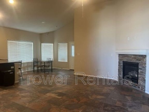 5th image of 600 E 95th St