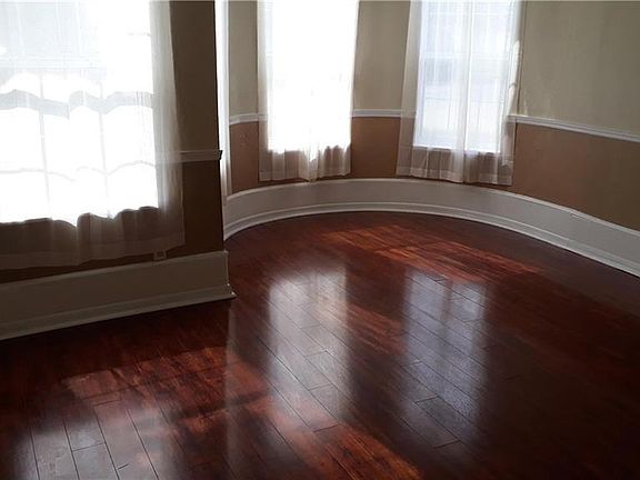 4th image of 1607 Piccadilly Dr
