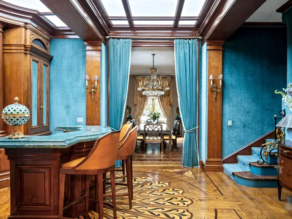 163 East 64th Street image 15 of 33