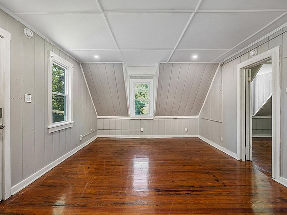 3rd image of 1131 Leesville St #B