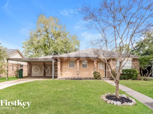 3804 Canterbury Dr, Baytown, TX 77521