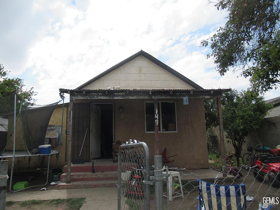 1st image of 149 E 2nd St