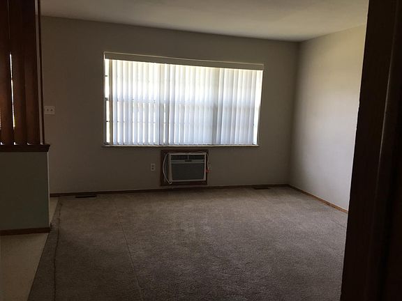 4th image of 2418 Broadmoor Dr #1