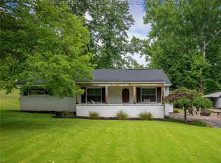 1734 Bills Creek Rd, Winfield, WV 25213