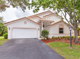 4841 NW 103rd Dr, Coral Springs, FL 33076