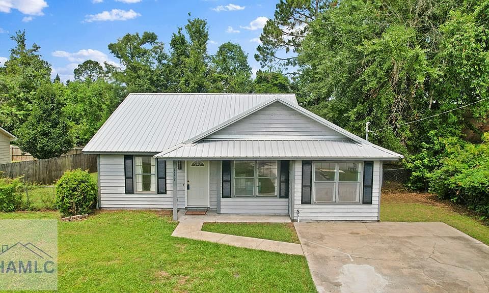 1st image of 1352 Forest Lake Dr