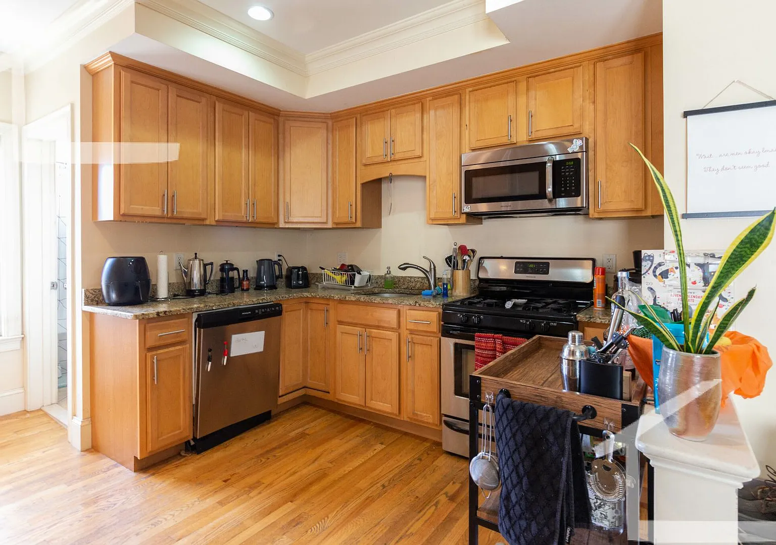 9/1 No Fee! Renovated 4BR/2BA near Boston Landing — Photo 2