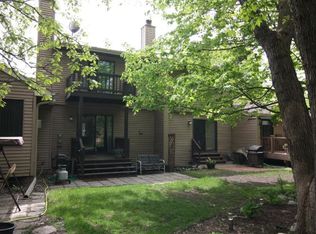 105 South Dr, Circle Pines, MN 55014