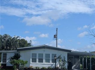 151 Pine Key Ln #26, Naples, FL 34114