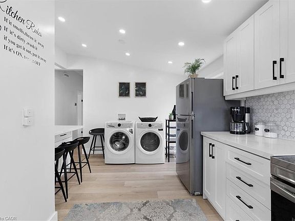 5th image of 37 Lilacside Dr