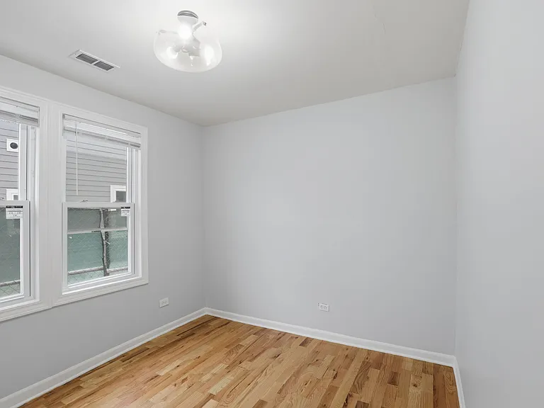 5256 S Carpenter St #1 — Photo 7