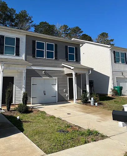 271 Oakwood Dr Photo 1