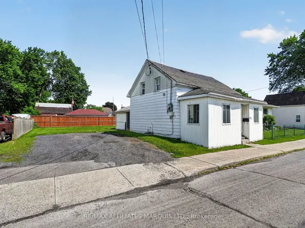 117 6th St W, Cornwall, ON K6J 2W7