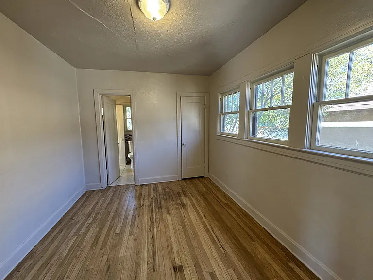 606 E Willis St — Photo 8