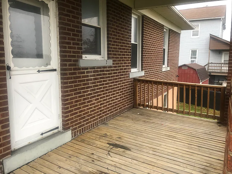 253 Vineland St — Photo 5