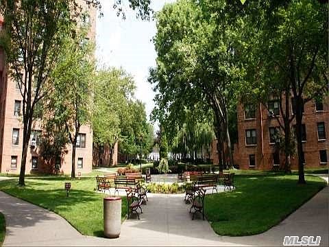 5th image of 15020 71st Ave APT 5H