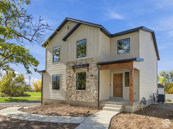 97 E Crestwood Rd, Kaysville, UT 84037
