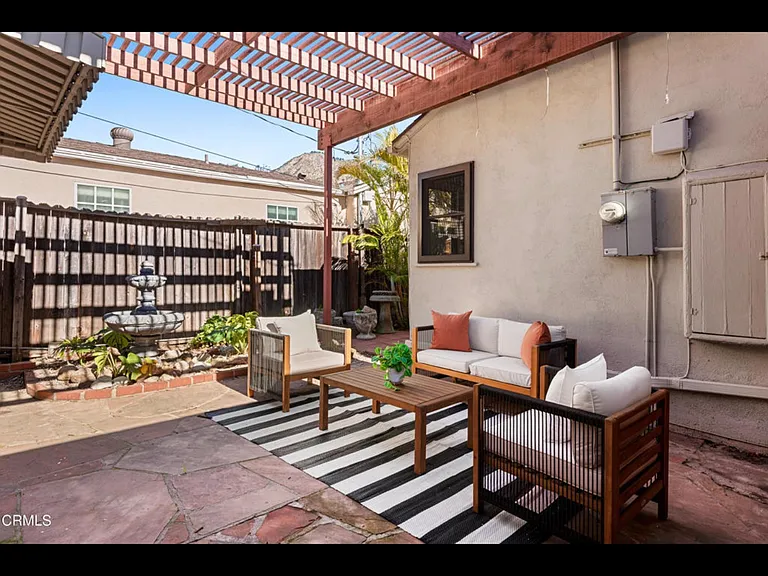 1563 Valencia Ave — Photo 23