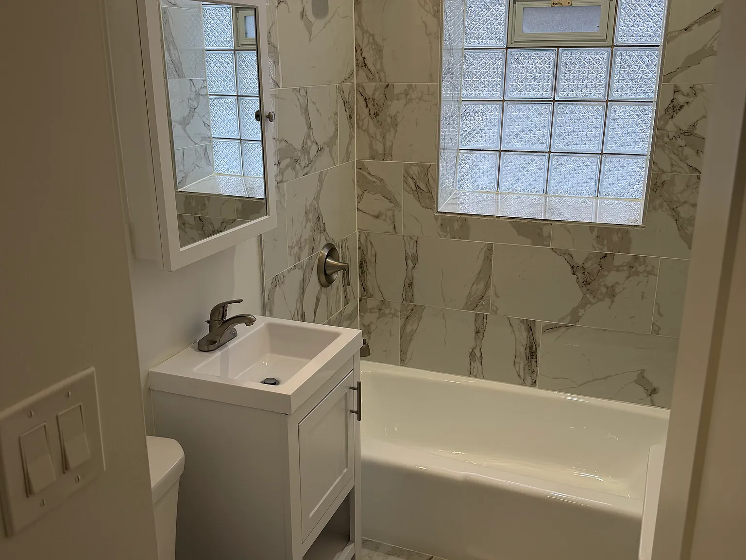 2 bed, 1000 sqft, $1,850 — Photo 4