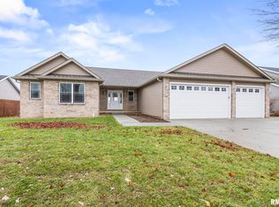 6200 Wind Tree Rd, Springfield, IL 62712