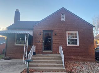 660 Florence Ave, Galesburg, IL 61401