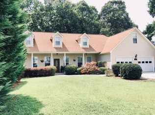 44 N Lake Cir, Manning, SC 29102