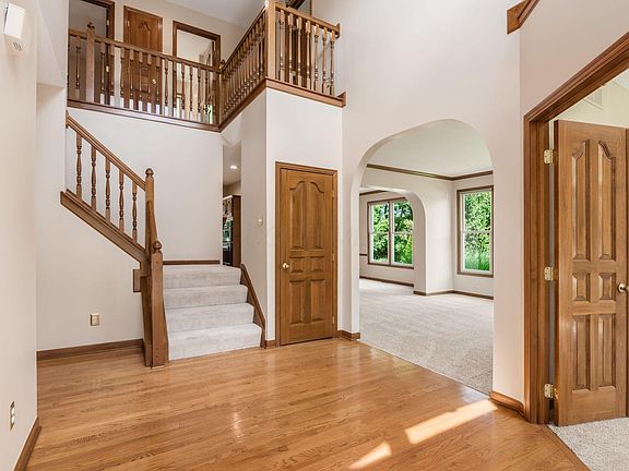 5th image of 5592 Fawnbrook Ln