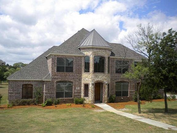 2nd image of 2832 Eden Dr
