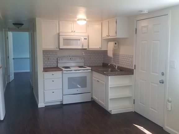 4th image of 522 Commercial Ave #522A