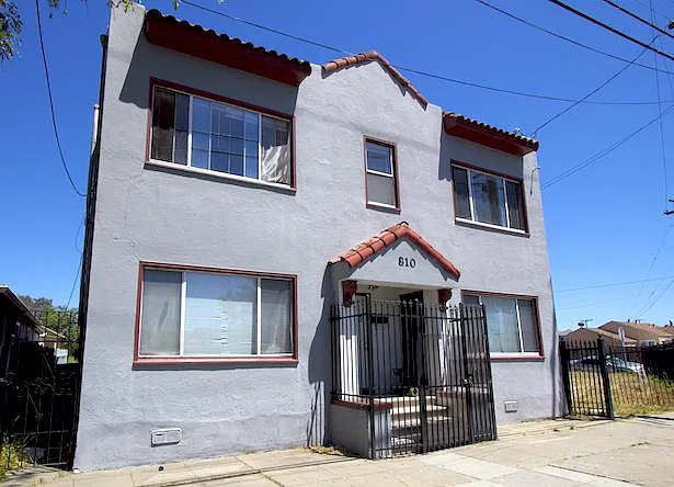 810 7th St photo 1