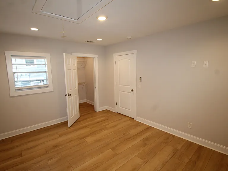 217 W 39th St #B — Photo 8