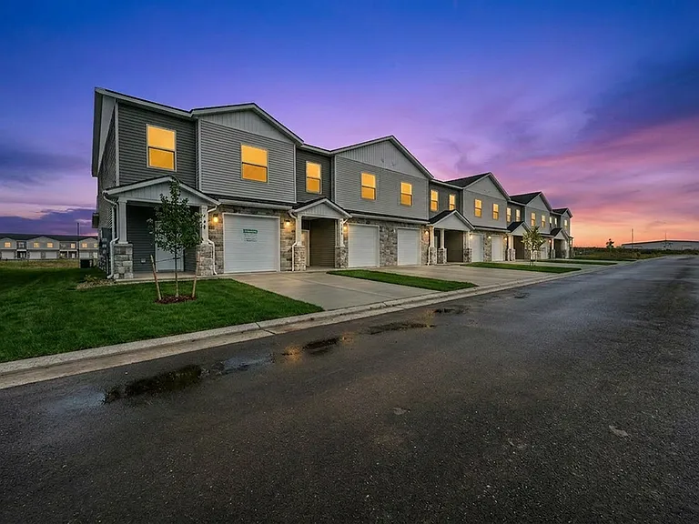 2 Weeks FREE! Sugar Mill Townhomes - Brand New Construction — Photo 6