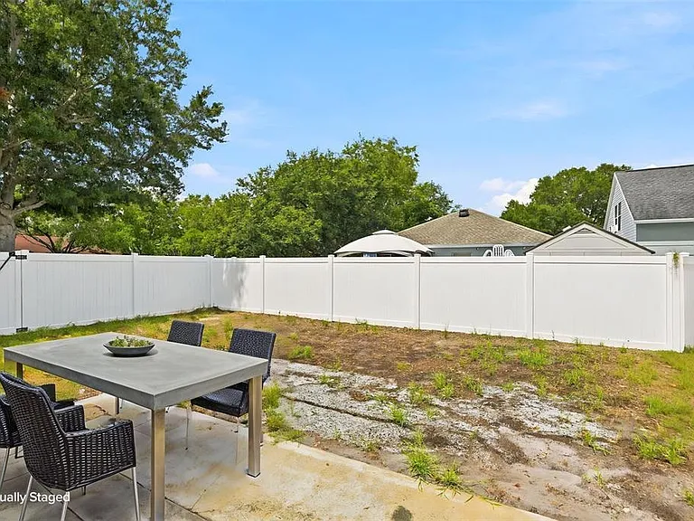 10215 Lakeside Vista Dr — Photo 35