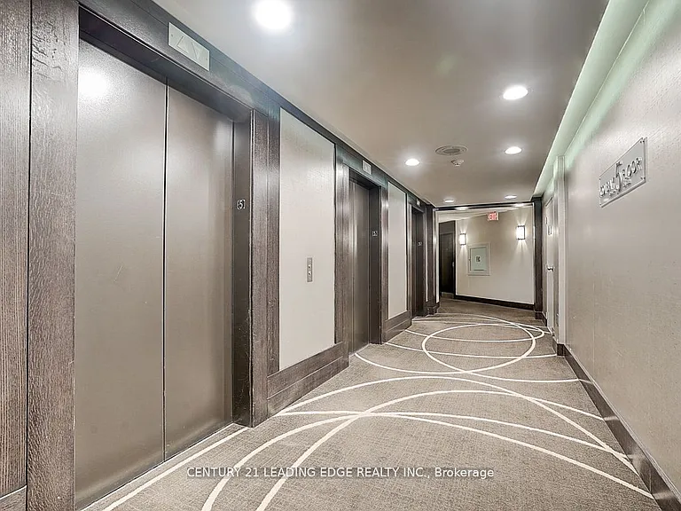 1001 Bay St #514 — Photo 4