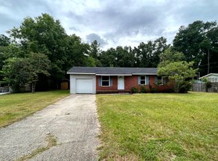 389 Porter Rd, Hope Mills, NC 28348