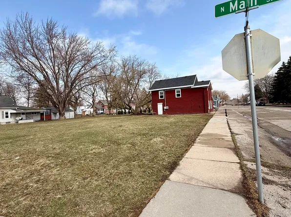 10 E Gruenwald Ave, Oshkosh, WI 54901