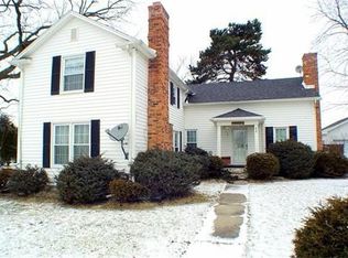 335 E Barron Rd, Howell, MI 48855