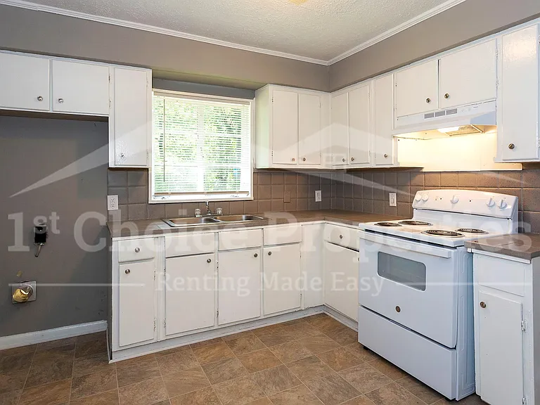 204 McCormick Ave #1 — Photo 8