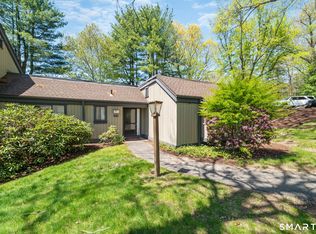 847 Heritage Vlg #B, Southbury, CT 06488