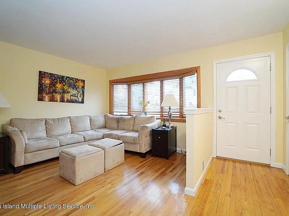 3rd image of 50 Windemere Ave