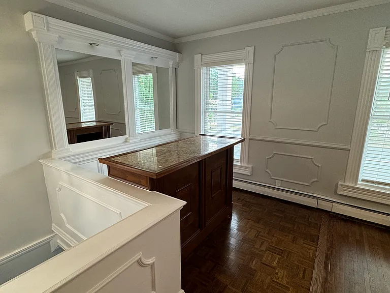 153 S Paint St #B — Photo 2