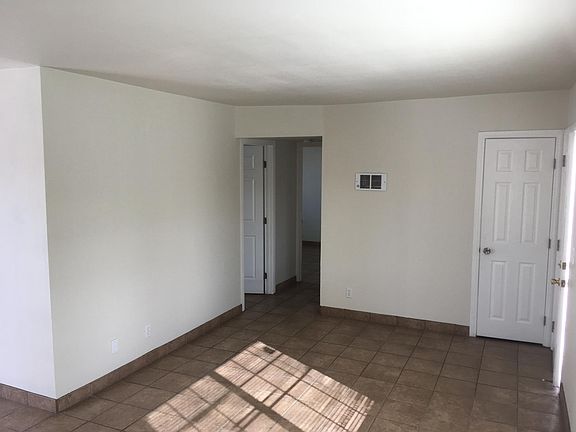 3rd image of 1401 E 1st St APT C