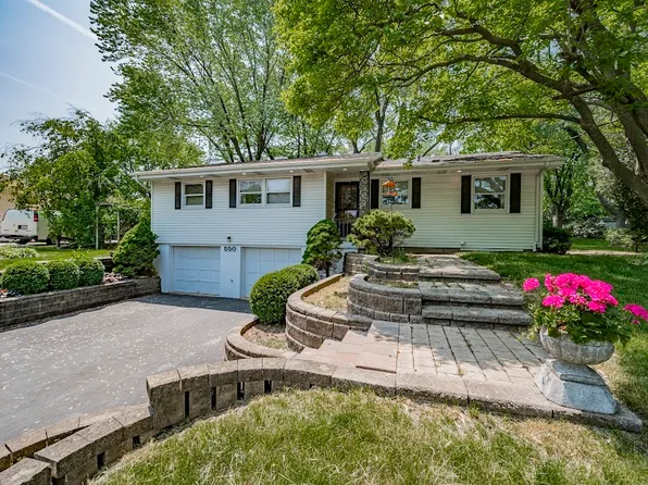 550 Bluebell Ct, Lisle, IL 60532
