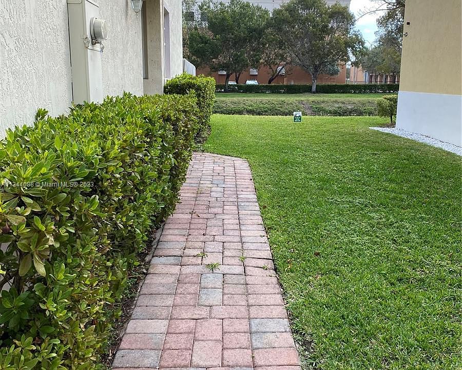 1st image of 607 NE 21st Ter #607