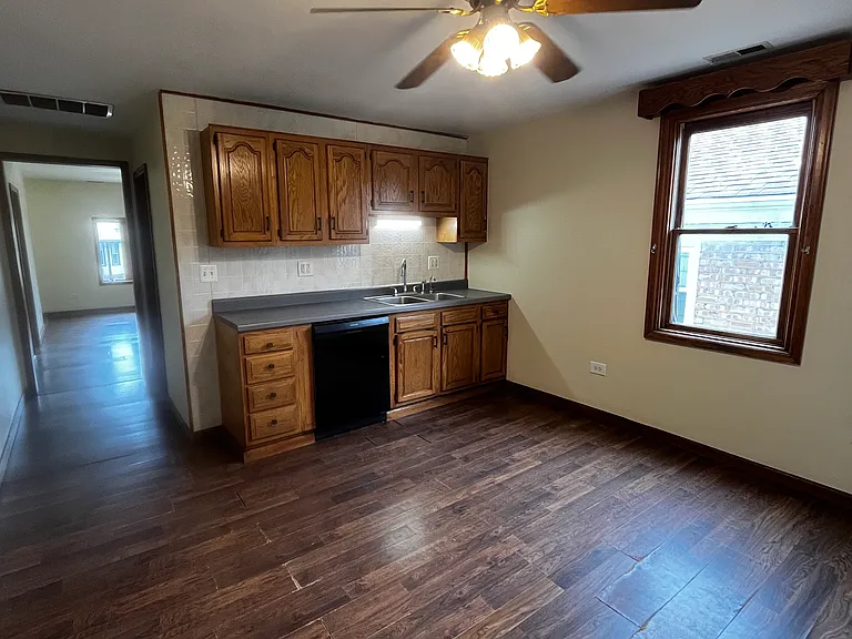 1540 Kenilworth Ave #2 — Photo 3