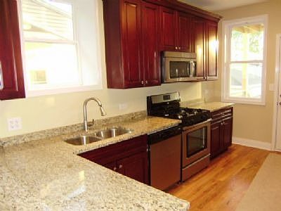 3rd image of 4618 N Hamlin Ave