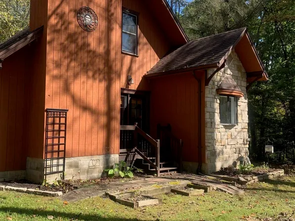 9643 E McVille Rd, Solsberry, IN 47459