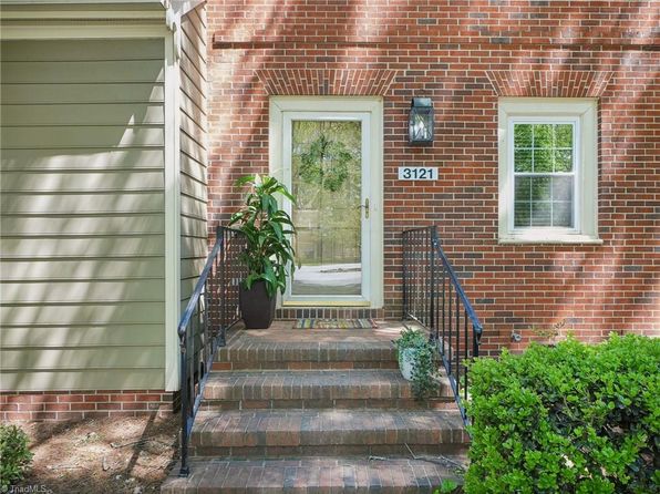 3121 Sedgefield Gate Rd, Greensboro, NC 27407